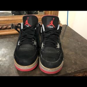 Air Jordan bred 4 (used)